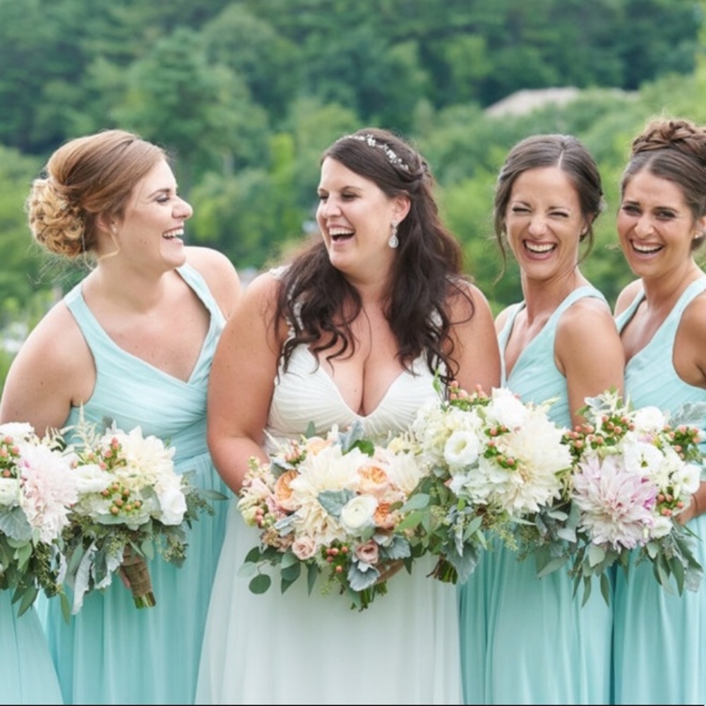 David’s Bridal mint green bridesmaid dress